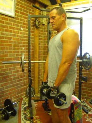 Dumbbellfrontraises1