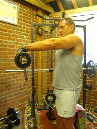 Dumbbellfrontraises2